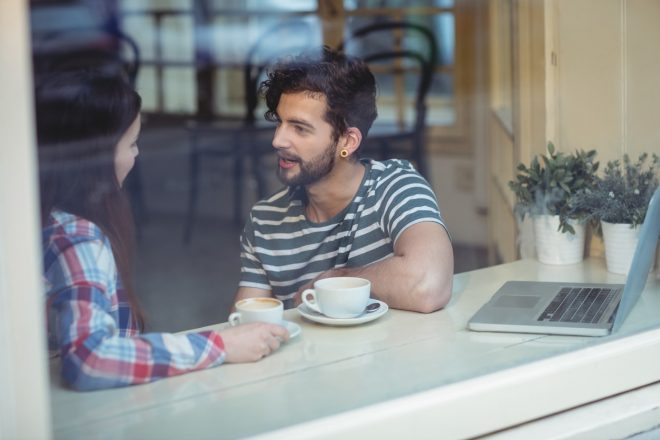 Aktivno+poslu%C5%A1anje+je+del+uspe%C5%A1ne+komunikacije+v+partnerski+zvezi+%28Foto%3A+Profimedia%29