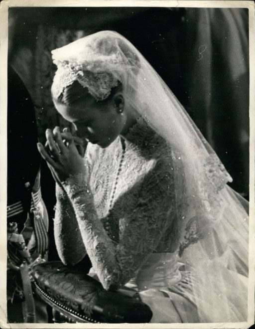 Poro%C4%8Dila+sta+se+v+mona%C5%A1ki+katedrali+%28Foto%3A+Profimedia%29