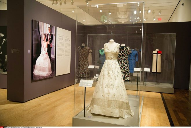 Ve%C4%8Derna+poro%C4%8Dna+obleka+znamke+Lanvin+%28Foto%3A+Profimedia%29