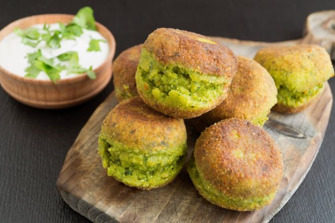 Iz+%C4%8Di%C4%8Derike+lahko+naredi%C5%A1+slasten+falafel+%28Foto%3A+Profimedia%29