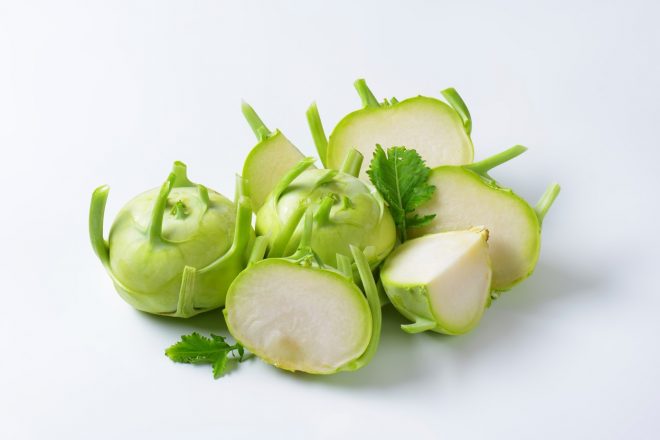 %C4%8Ce+kolerabo+jemo+surovo%2C+dobimo+veliko+vitamina+C+%28Foto%3A+Profimedia%29