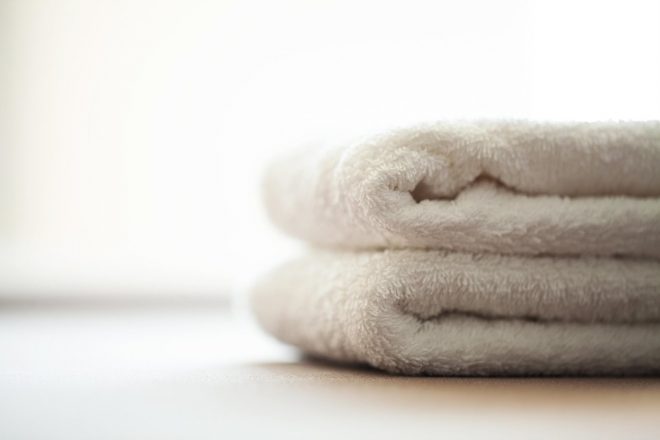 Ne+obupajte+takoj%21+Z+le+nekaj+triki+bodo+va%C5%A1e+brisa%C4%8De+spet+mehke+in+di%C5%A1e%C4%8De%21+%28Foto%3A+Profimedia%29