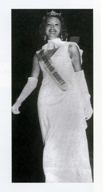 SHARON+STONE+je+postala+%27Miss+Crawford+County%27+%28Pennsylvania%29+%28Foto%3A+Profimedia%29