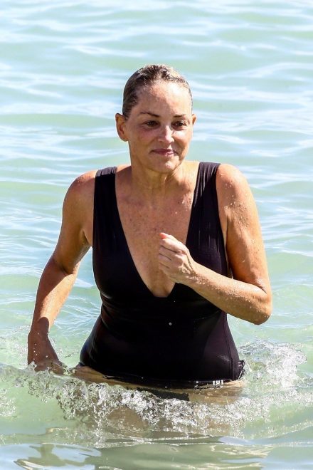 Sharon+Stone+na+pla%C5%BEi+leta+2017