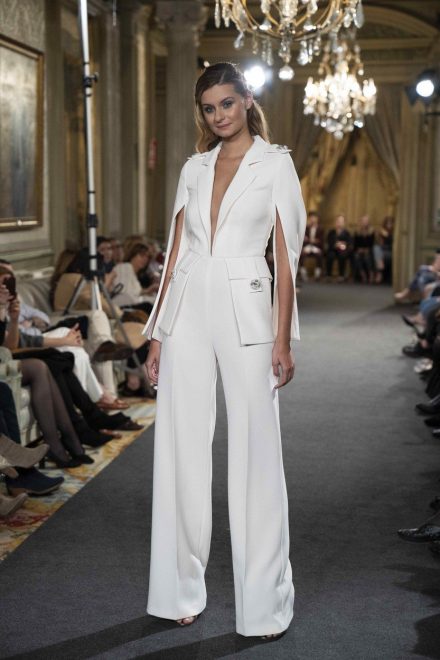 Poro%C4%8Dna+obleka+ALICIA+RUEDA++na+madridskem+tednu+poro%C4%8Dne+mode+%28Foto%3A+Profimedia%29