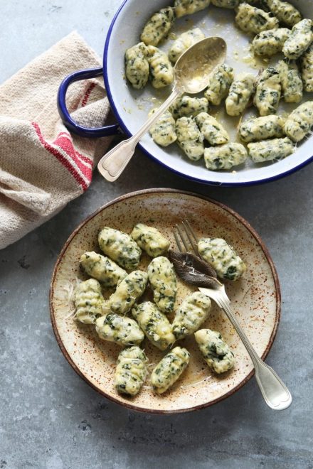 Okusni+%C5%A1pina%C4%8Dni+cmoki+s+skuto+%28Foto%3A+Profimedia%29