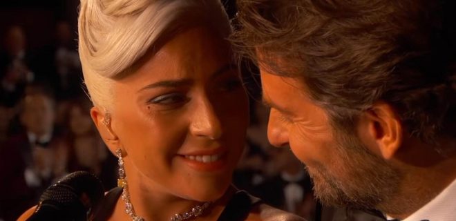 Lady Gaga se je preselila k Bradleyju 2