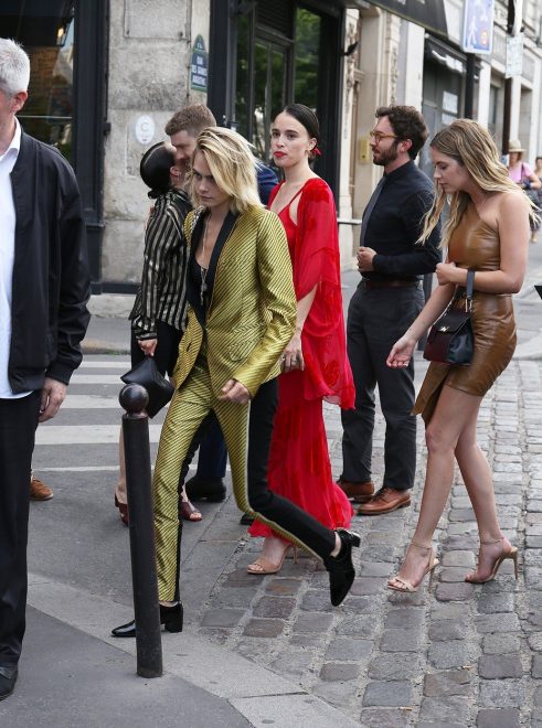 Cara+Delevingne+in+Ashley+Benson+%28Foto%3A+Profimedia%29