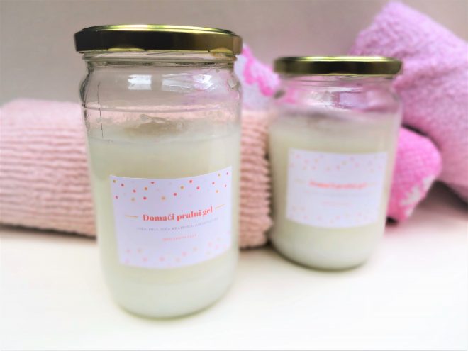 Doma%C4%8D+pralni+gel+za+perilo+%28Foto%3A+Ana+Budin%29