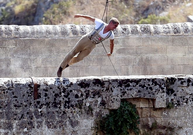 Dvojnik+Daniela+Craiga+med+snemanjem+novega+filma+o+Jamesu+Bondu+%28Foto%3A+Profimedia%29