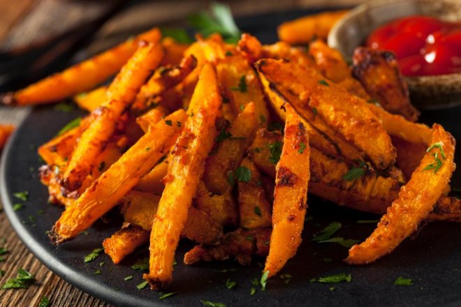 Ko+boste+poskusili+bu%C4%8Dni+pomfri%2C+ne+boste+ve%C4%8D+hoteli+jesti+krompirjevega+%28Foto%3A+Profimedia%29