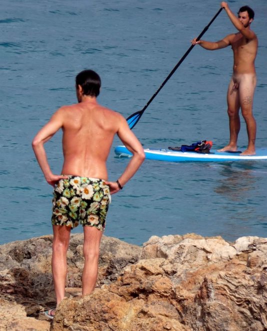 Adrien+Brody+na+dopustu+na+Ibizi+mimo+pa+je+priveslal+gol+turist+%28Foto%3A+Profimedia%29