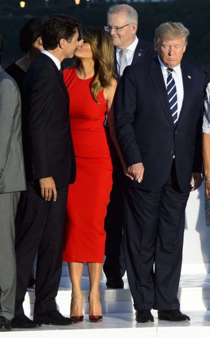 Kanadski+premier+Justin+Trudeau+je+takole+pozdravil+Melanio+Trump+na+sre%C4%8Danju+G7v+Biarritzu%2C+v+Franciji+%28Foto%3A+Profimedia%29