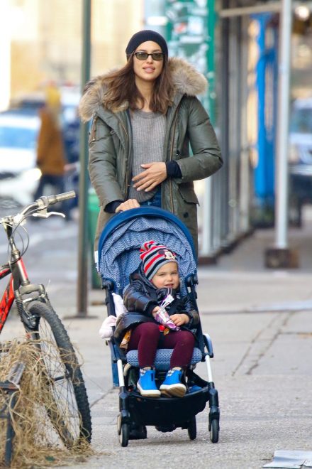 Irina+Shayk+s+h%C4%8Derkico+Leo+v+New+Yorku+%28Foto%3A+Profimedia%29