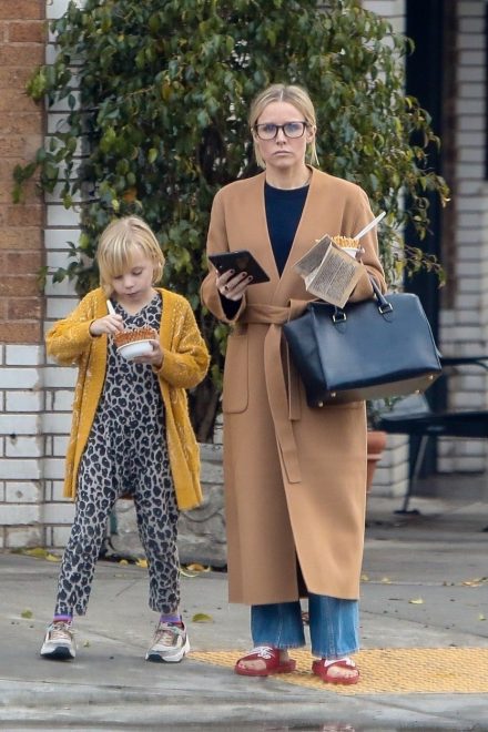 Kristen+Bell+in+h%C4%8Derkica+Lincoln+sta+si+privo%C5%A1%C4%8Dili+sladoled+%28Foto%3A+Profimedia%29