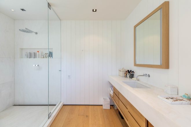 Kopalnica+igralke+Lori+Loughlin%28Foto%3A+Profimedia%29