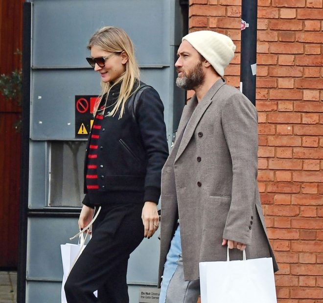 Jude+Law+in+njegova+nose%C4%8Da+%C5%BEena+Phillipa+Coan+%28Foto%3A+Profimedia%29