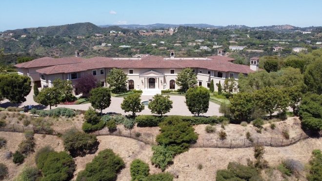 Vila%2C+kjer+trenutno+stanujejo+Harry%2C+Meghan+in+Archie+%28Foto%3A+Profimedia%29