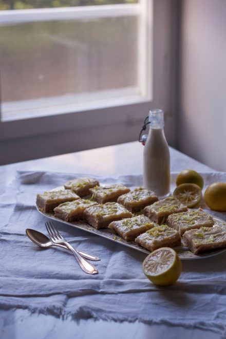 Kokosov+kola%C4%8D+z+limonino+kremo+%28Foto%3A+Profimedia%29