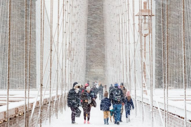 Rudolf+Sulgan%3A+Blizzard+-posneta+na+Brooklyn+Bridge%2C+New+York+City+%28Foto%3A+Profimedia%29