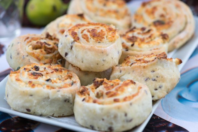 %C4%8Cema%C5%BEevi+pol%C5%BEki+kot+prigrizek+ali+namesto+kruha+k+jedem+%28Foto%3A+Profimedia%29