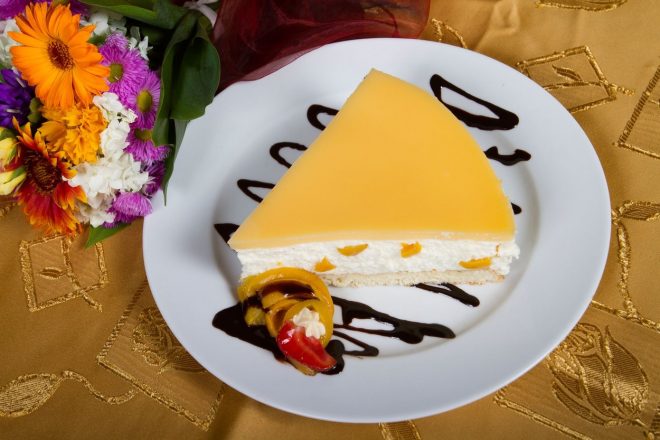 Skutina+torta+z+breskvami+%28Foto%3A+Profimedia%29