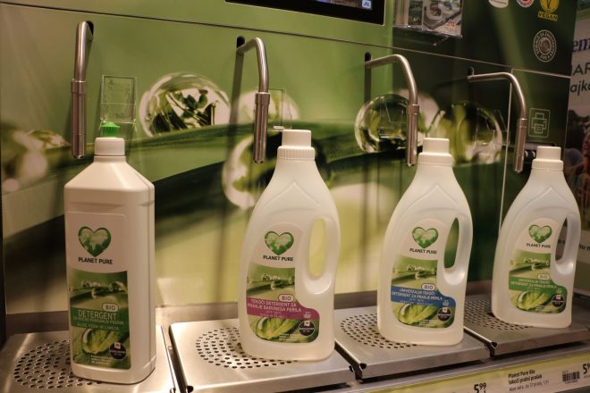 Embala%C5%BEa+za+teko%C4%8De+detergente%2C+dm+drogerie+markt