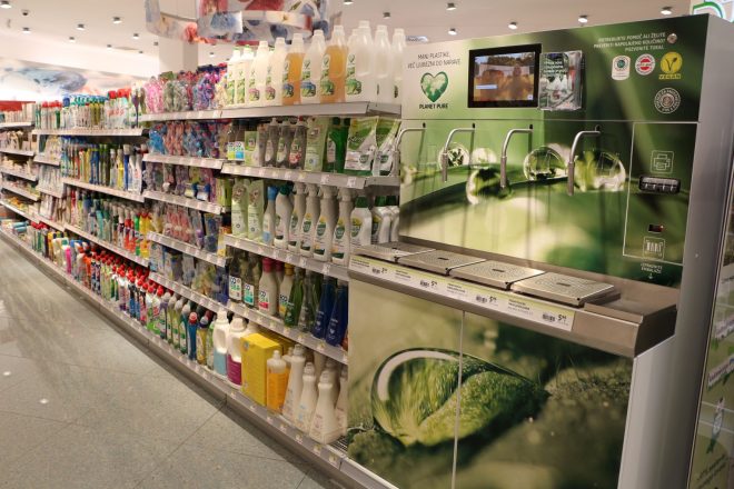 Polnilnica+detergentov+v+dm+prodajalni+na+Rudniku+v+Ljubljani%2C+dm+drogerie+markt